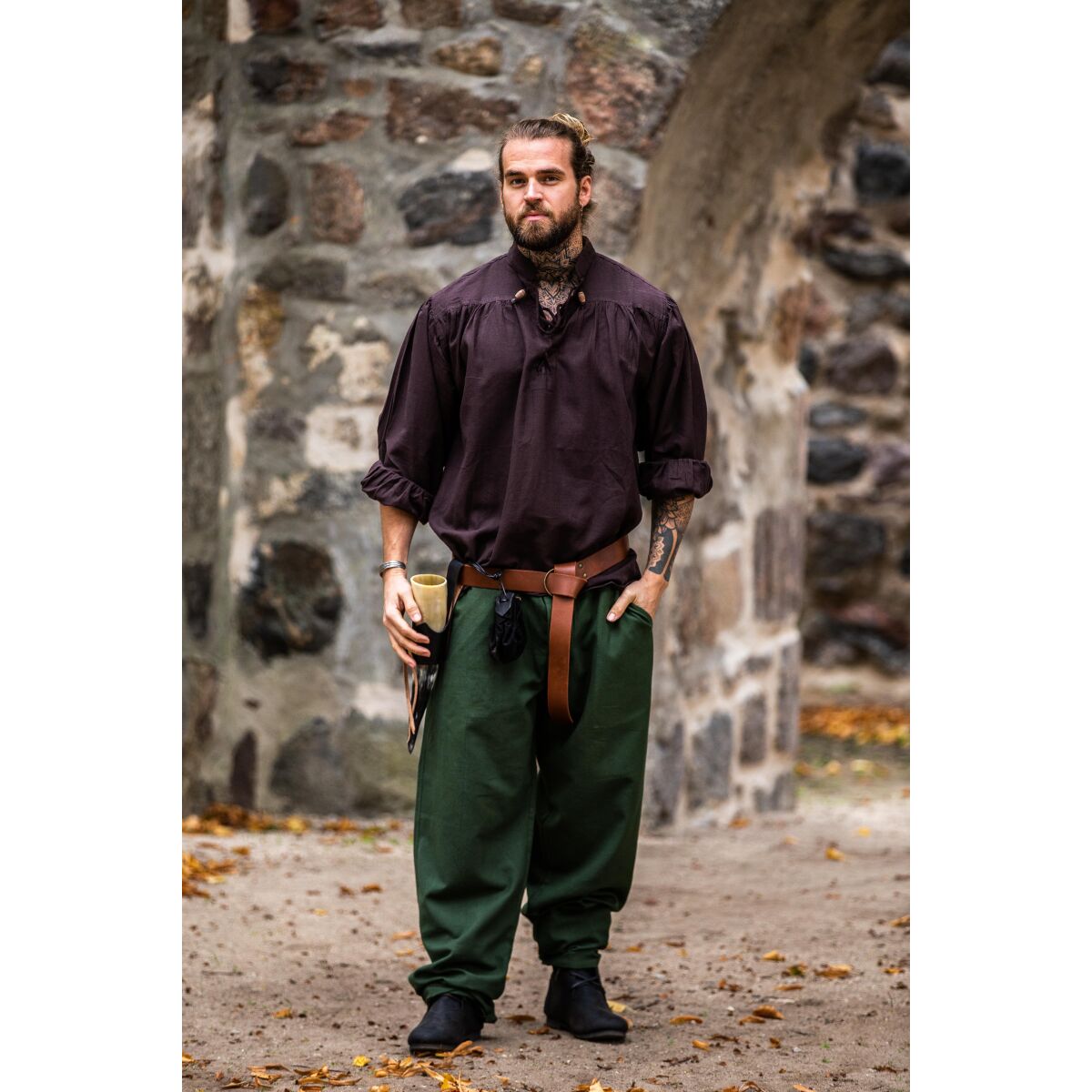 Camisa medieval cuello alto con cordones marrón S