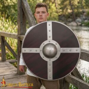 Escudo vikingo de madera con protuberancias de acero y herrajes