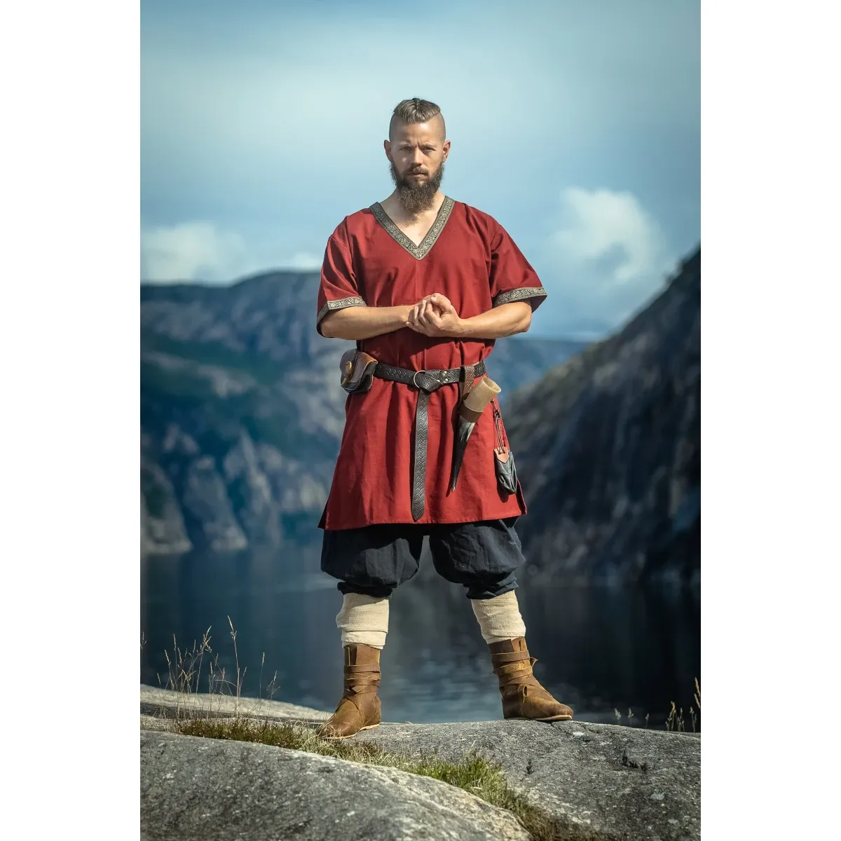 Túnica vikinga de manga corta roja con cuello en V "Loki" XXL