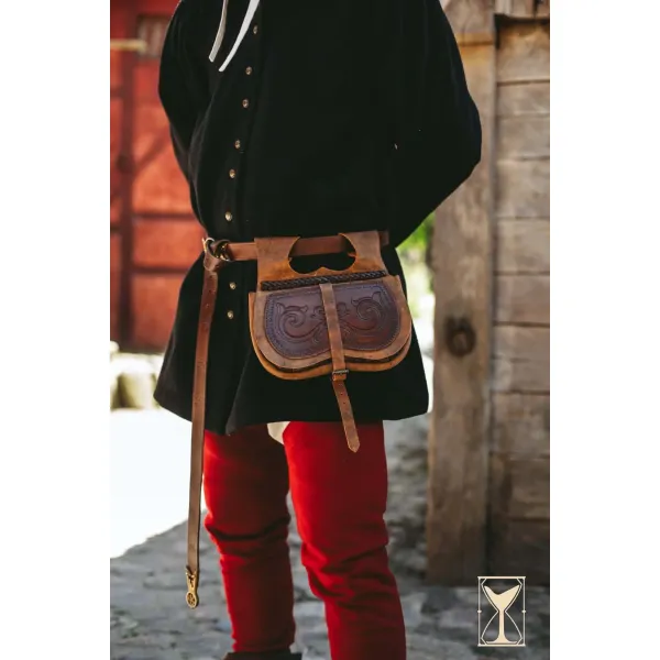 Riñonera medieval de cuero